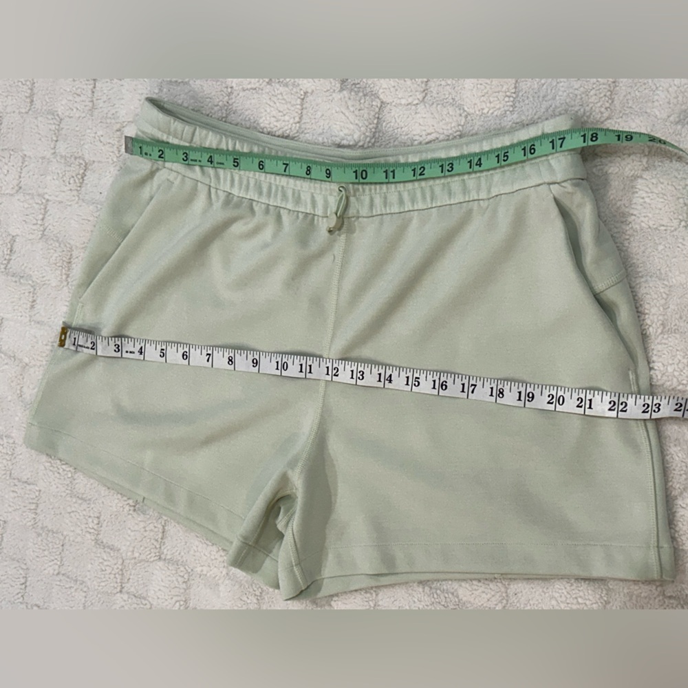 Lululemon Athletica Mint Green Women's Athletic Shorts - Picture 8 of 10